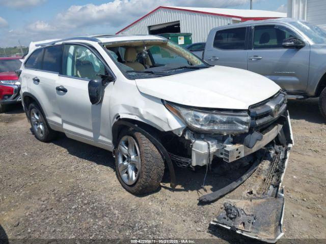  Salvage Toyota Highlander