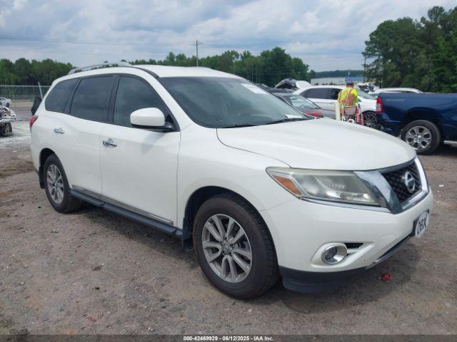  Salvage Nissan Pathfinder