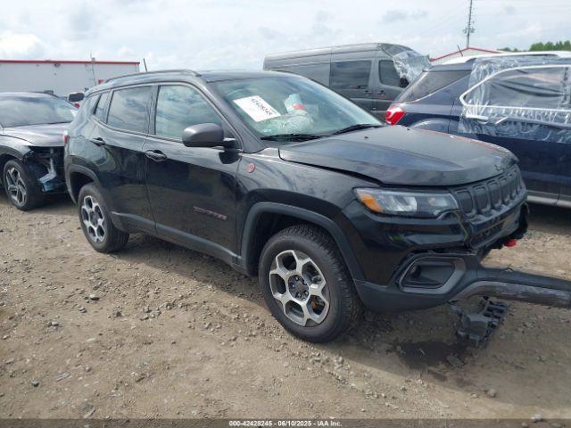  Salvage Jeep Compass