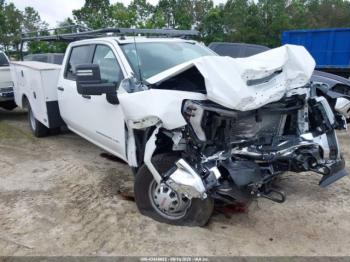  Salvage General Motors Sierra 3500hd Chassis