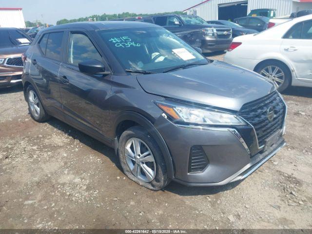  Salvage Nissan Kicks