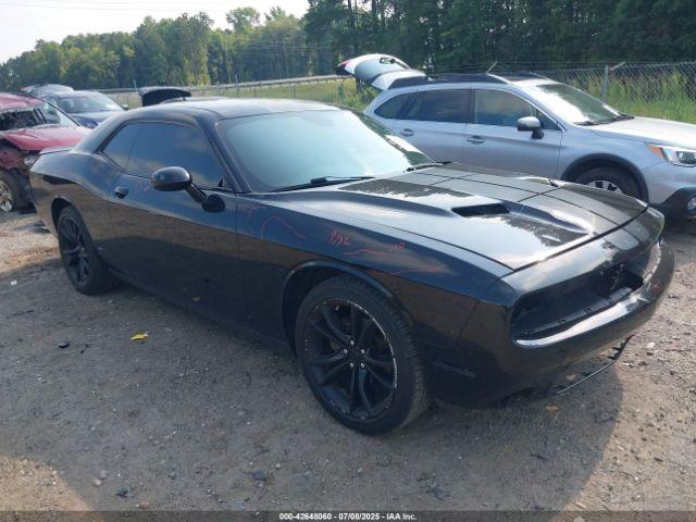  Salvage Dodge Challenger