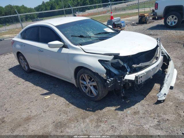  Salvage Nissan Altima