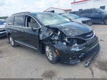  Salvage Chrysler Pacifica