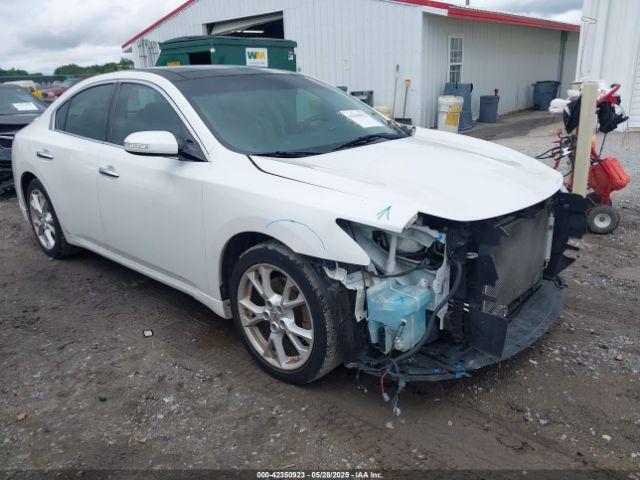  Salvage Nissan Maxima