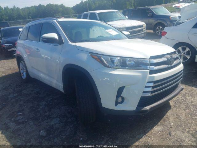  Salvage Toyota Highlander