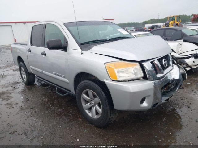 Salvage Nissan Titan