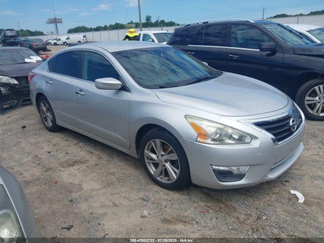  Salvage Nissan Altima