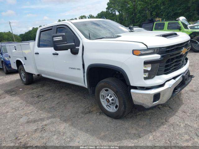  Salvage Chevrolet Silverado 2500