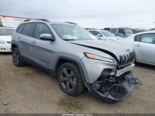  Salvage Jeep Cherokee