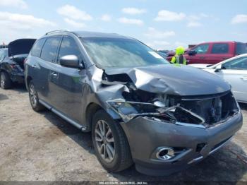  Salvage Nissan Pathfinder