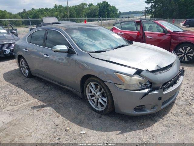  Salvage Nissan Maxima