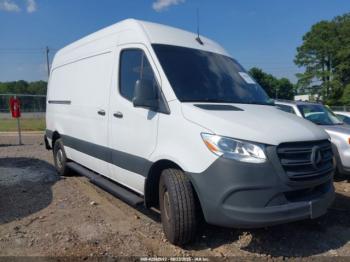  Salvage Mercedes-Benz Sprinter 2500