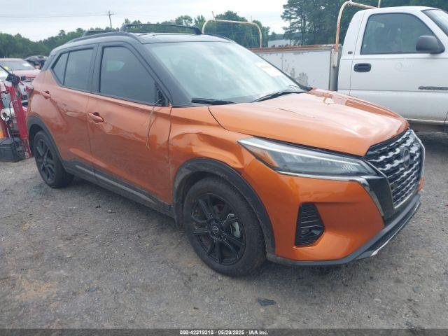  Salvage Nissan Kicks