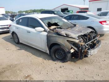  Salvage Nissan Altima