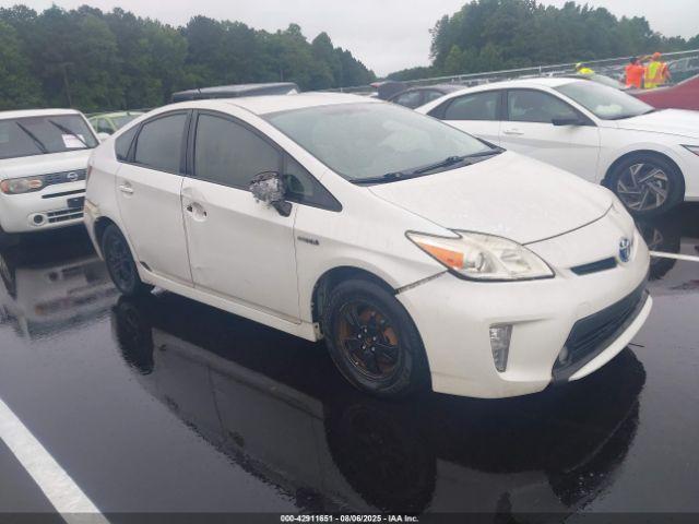  Salvage Toyota Prius