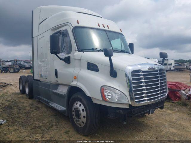  Salvage Freightliner Cascadia 113