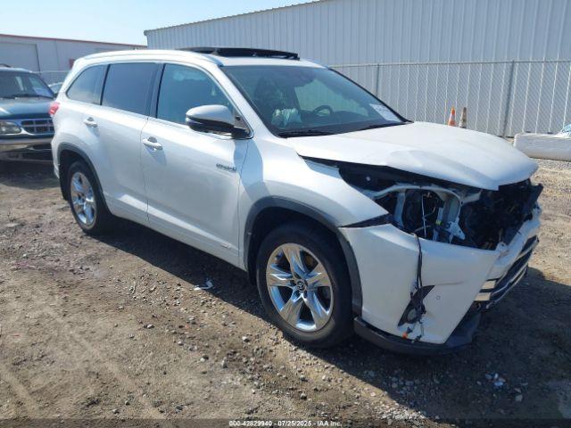  Salvage Toyota Highlander