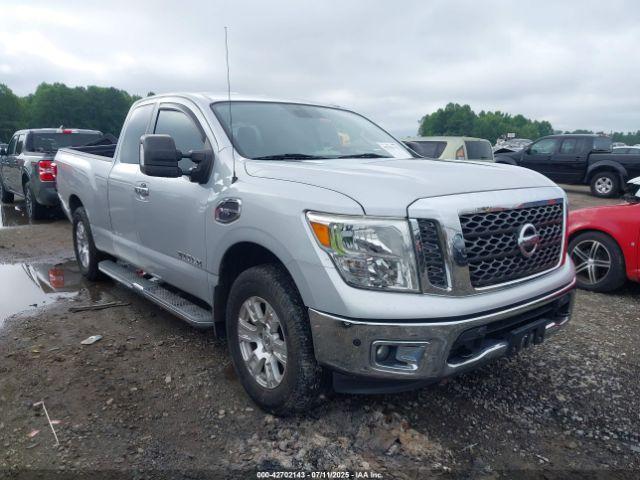  Salvage Nissan Titan