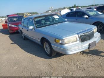  Salvage Lincoln Towncar