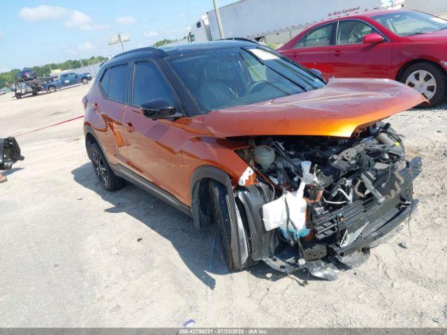  Salvage Nissan Kicks
