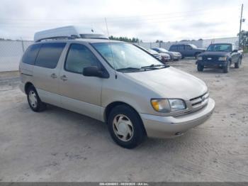  Salvage Toyota Sienna