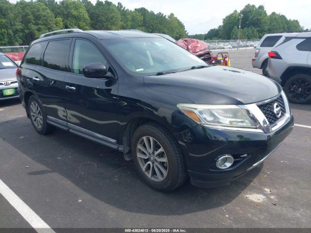  Salvage Nissan Pathfinder