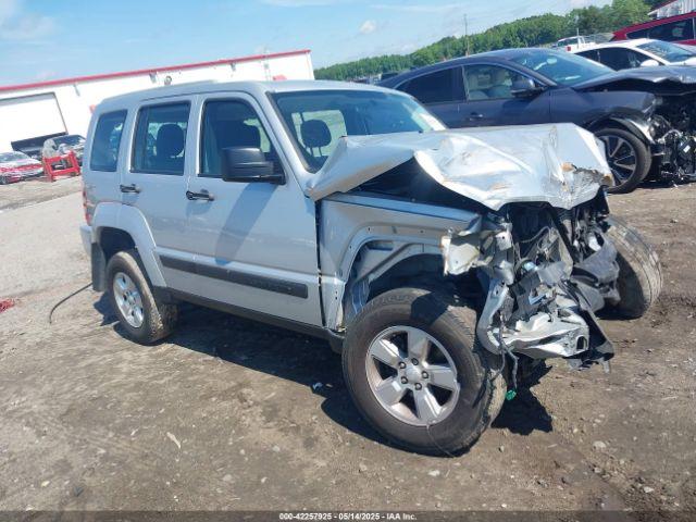  Salvage Jeep Liberty