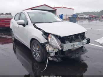  Salvage Toyota Yaris