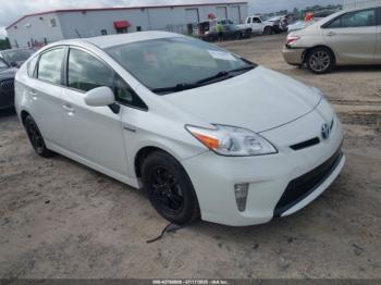  Salvage Toyota Prius