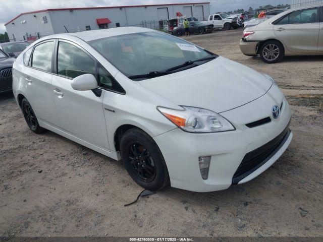  Salvage Toyota Prius