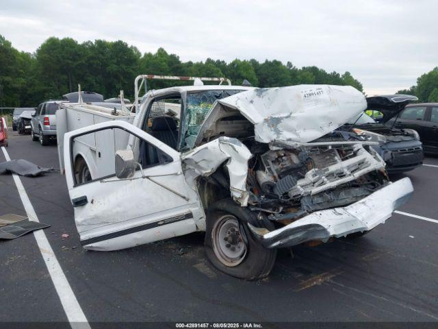  Salvage Chevrolet C3500 Chassis