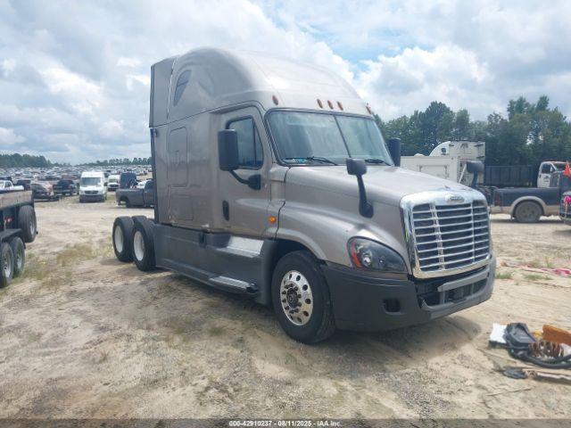  Salvage Freightliner Cascadia 125