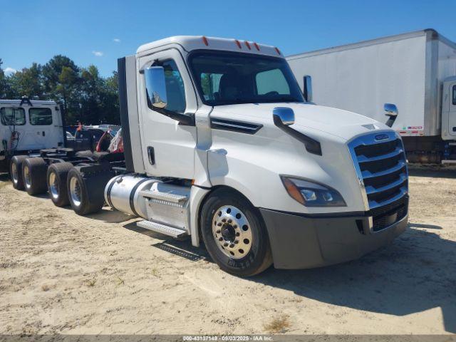  Salvage Freightliner New Cascadia 126