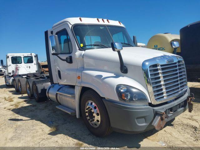  Salvage Freightliner Cascadia 125