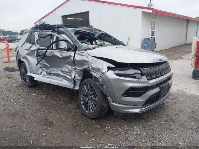  Salvage Jeep Compass