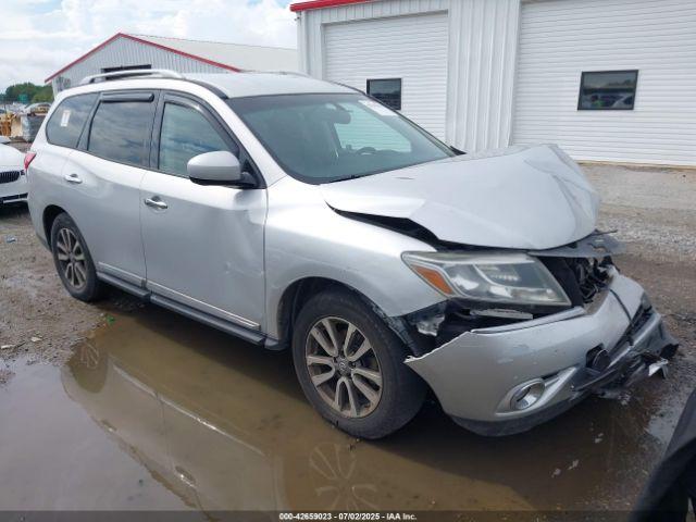  Salvage Nissan Pathfinder