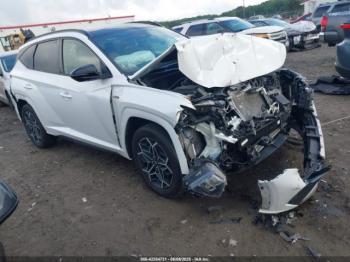  Salvage Hyundai TUCSON