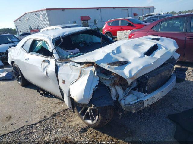 Salvage Dodge Challenger