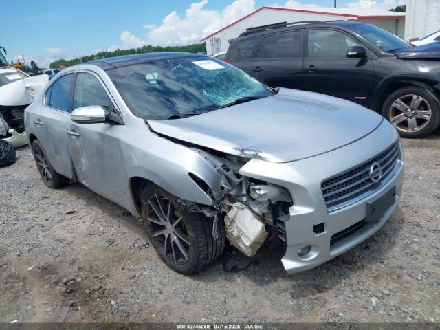  Salvage Nissan Maxima