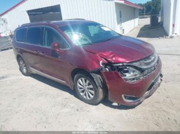  Salvage Chrysler Pacifica