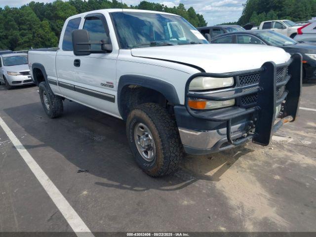  Salvage Chevrolet Silverado 2500