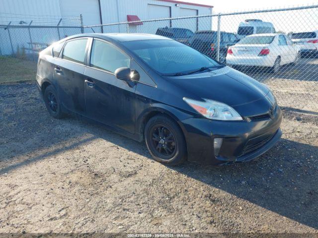  Salvage Toyota Prius