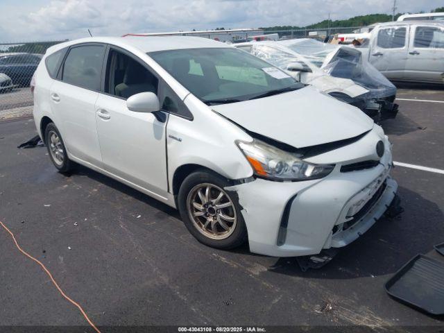  Salvage Toyota Prius v