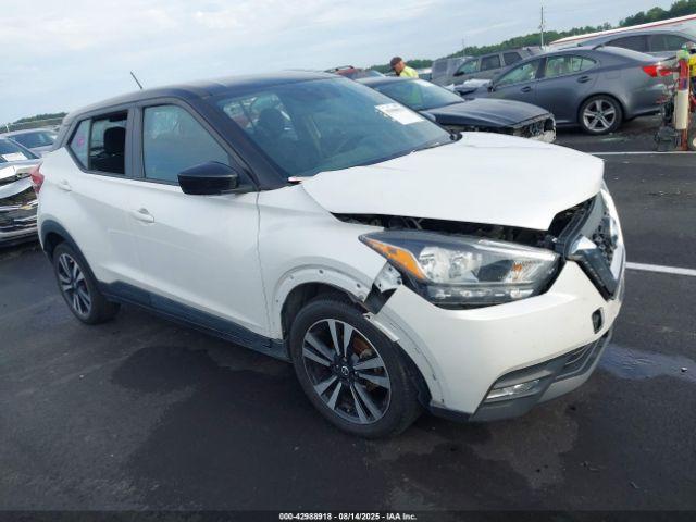 Salvage Nissan Kicks