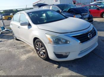 Salvage Nissan Altima