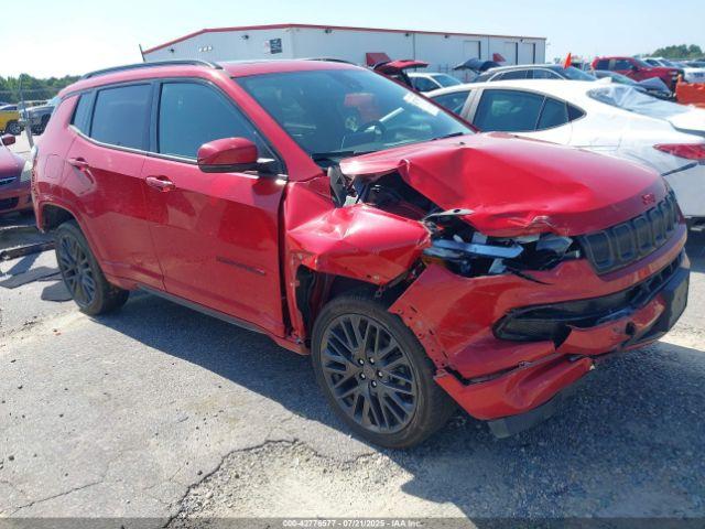  Salvage Jeep Compass