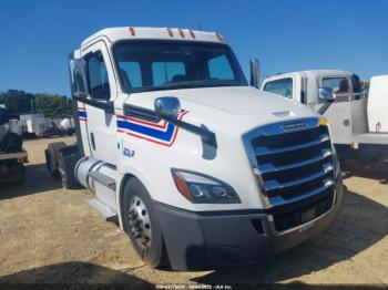  Salvage Freightliner New Cascadia 126
