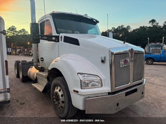 Salvage Kenworth T880