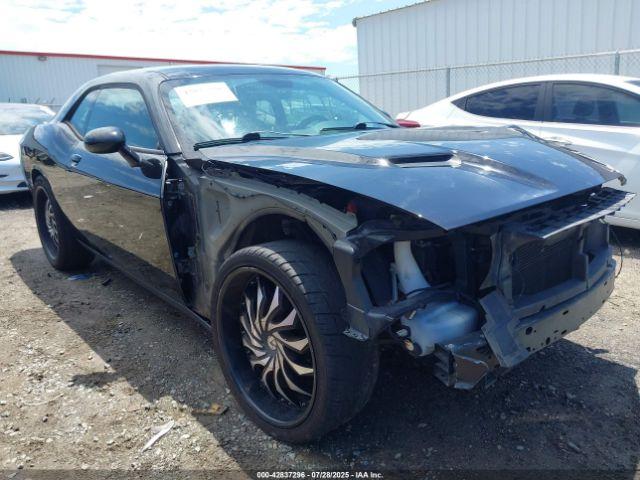  Salvage Dodge Challenger